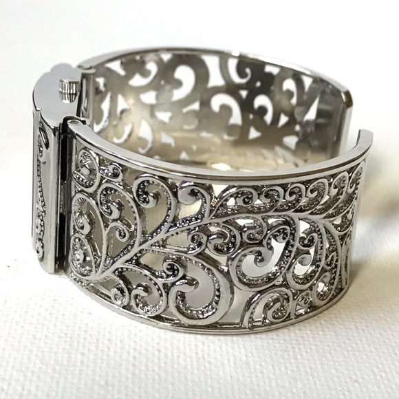 Vivini Mother of Pearl Cuff Bracelet Watch Women's - Picture 4 of 7